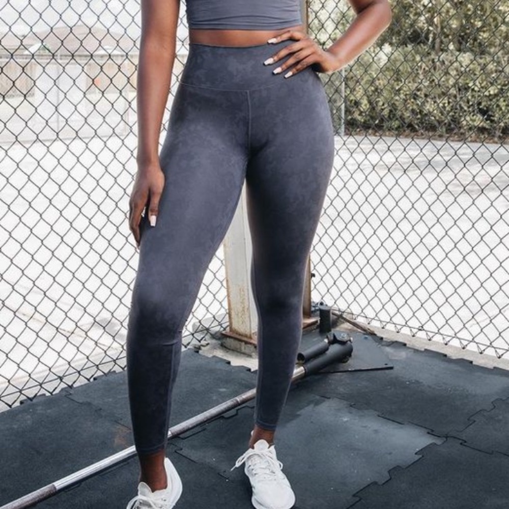 ISO Buffbunny Leggings in Top Secret